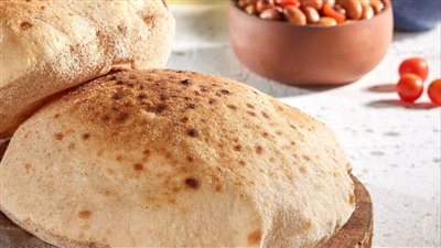 طريقة عمل العيش البلدي في البيت صحي ويوفر في الميزانية