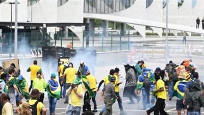 قرار قضائي بعزل حاكم العاصمة البرازيلية بعد اقتحام القصر الرئاسي والكونجرس 