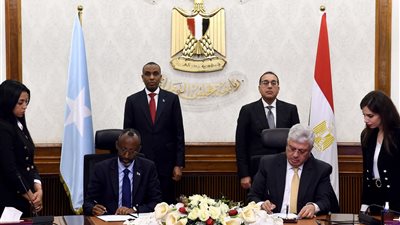 رئيسا وزراء مصر والصومال يشهدان توقيع البرنامج التنفيذي للتعاون في مجال التعليم العالي 