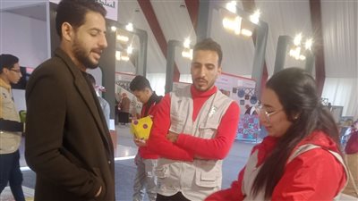 الهلال الأحمر يؤدي دور متميزًا فى المعرض العربي للأسر المنتجة