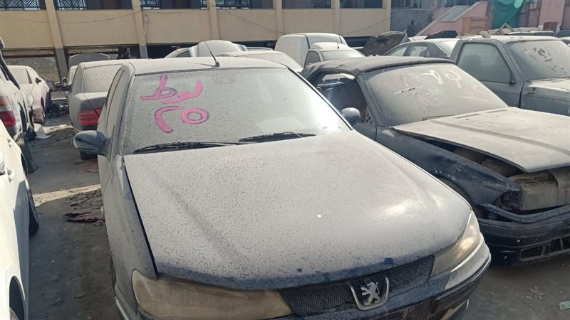 مزاد بيع 32 سيارات