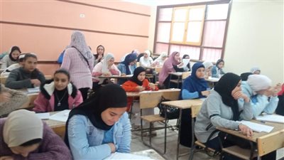 تعرف على امتحانات الفصل الدراسي الأول لصفوف النقل غدا بالجيزة