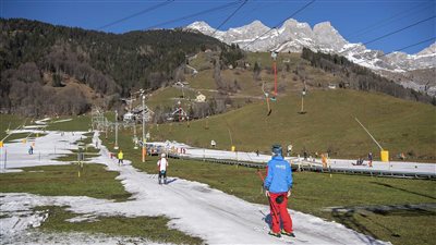 مصرع امرأة بانهيار جليدي في جبال الألب