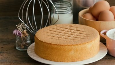 طريقة عمل كيكة إسفنجية، هشة ولذيذة وسهلة التحضير