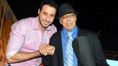 أحمد السعدني يفتح النار على مطلقي شائعة وفاة والده، ويوجه رسالة غامضة لأحد الفنانين