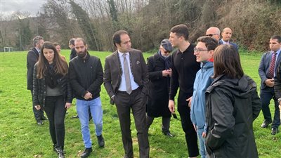 أمين حكماء المسلمين يعقد لقاء مع طلاب منظمة رونديني حول الأخوة الإنسانية 