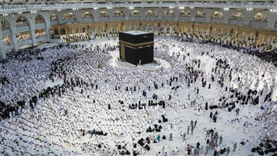 السعودية تعلن استقبال 2 مليون حاج وتسهيل تأشيرات العمرة