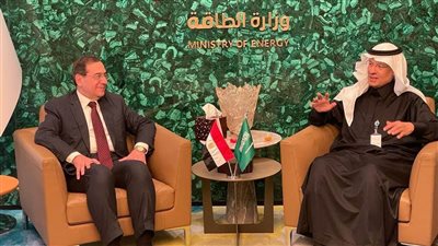 مباحثات مكثفة لوزير البترول بالسعودية