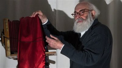 وفاة أدولفو كامينسكي أشهر مزور مستندات