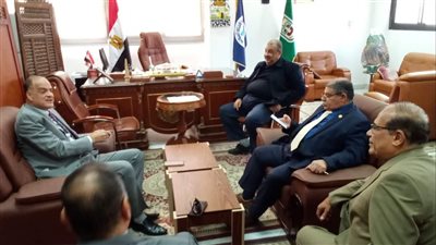 وكيل تعليم الإسماعيلية: تطوير المناهج يجب أن يكون بالتوازي مع رفع كفاءة المعلم 