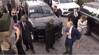 جولدن جلوب، وصول نجم مسلسل Better Call Saul بوب أودينكيرك (فيديو)