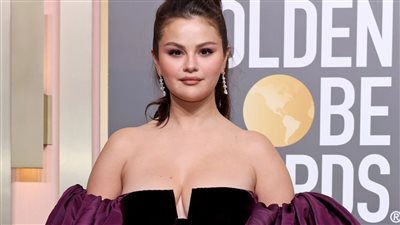 سخرية ومفاجآت وإطلالات جريئة وغريبة.. مشاهد لا تنسى بحفل جوائز جولدن جلوب الـ80