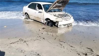 مصايف الإسكندرية تكشف حقيقة صورة سيارة على شواطئ المدينة 