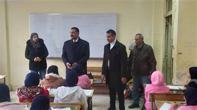 طلاب النقل والشهادة الإعدادية بالجيزة يؤدون ثالث أيام امتحانات الفصل الدراسي الأول