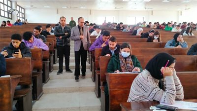 جامعة القناة: 12 ألفا و648 طالبا وطالبة يؤدون الامتحانات اليوم داخل  12 كلية وضبط 5 حالات غش بين الطلاب