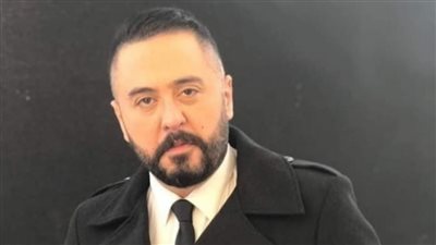 عمرو عبد العزيز يكشف سبب شعوره بالخوف من بطة في أحد البرامج 