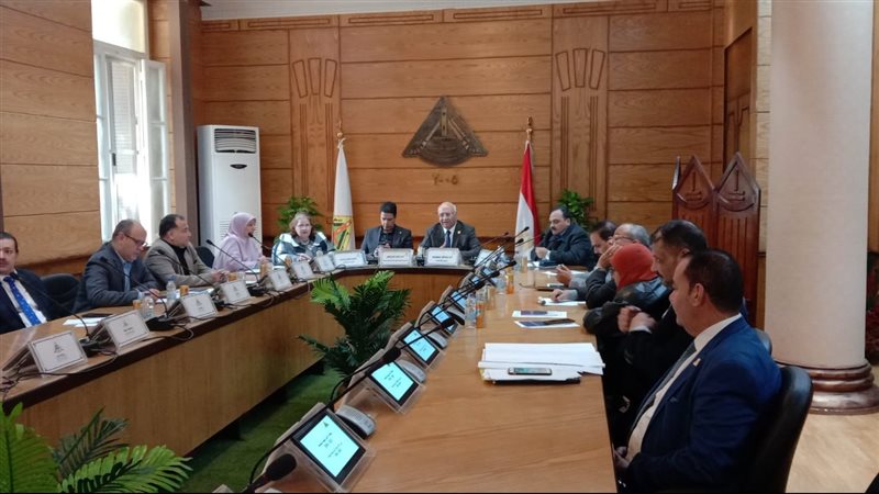 رئيس جامعة بنها يترأس