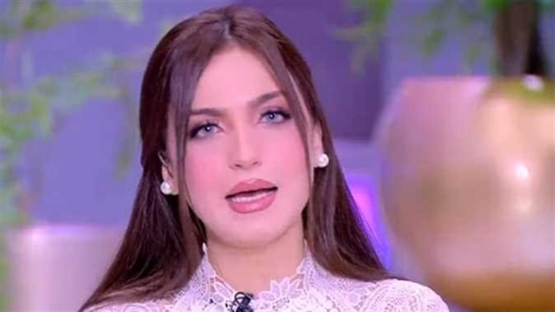 ياسمين عز، فيتو