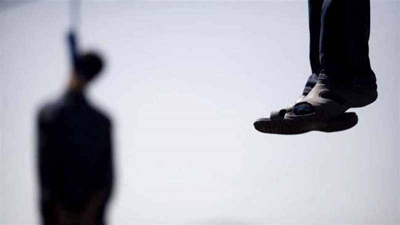 شاب يتخلص من حياته