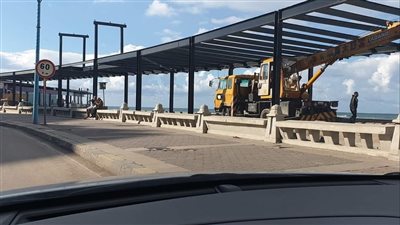 كافيه جديد على كورنيش الإسكندرية يثير أزمة.. والمحافظة ترد | صور