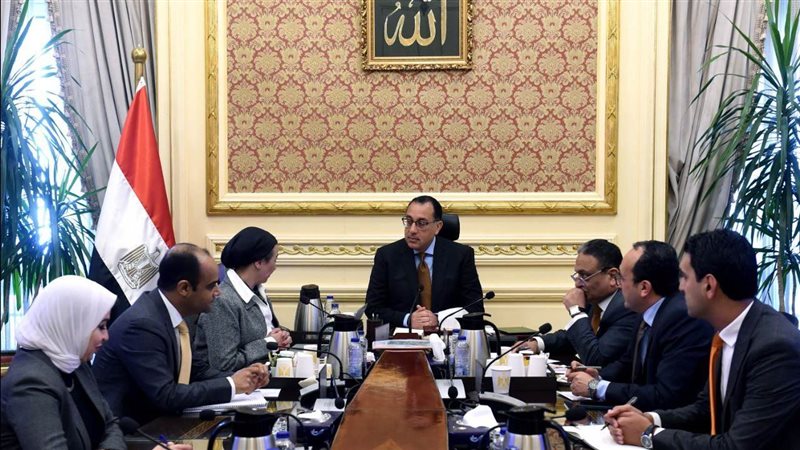رئيس الوزراء يتابع