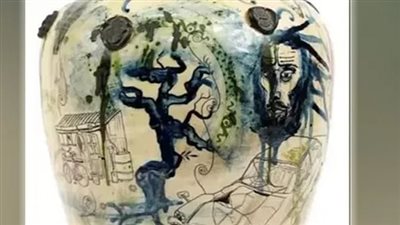 بيع مزهرية نادرة بسعر خيالي في مزاد بسبب معاناة صانعها