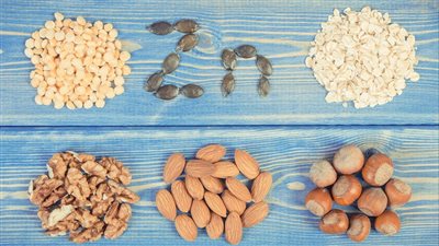 فوائد الزنك للرجال، يحافظ على صحة البروستاتا ويحمي الجلد