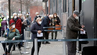 العنصرية شوكة في ظهر ألمانيا وتحذير من زيادة أعداد الأجانب