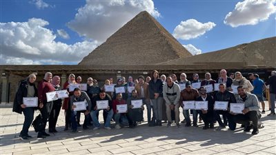 تدريب ٤٠ من العاملين بالأهرامات ضمن برنامج سفراء السياحة
