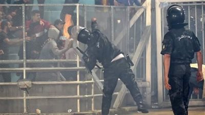 الدوري التونسي، اشتباكات بين جماهير الترجي والأمن خلال مواجهة النجم الساحلي (فيديو)