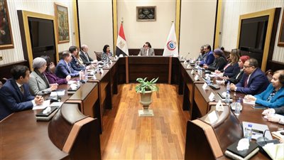 عبد الغفار يبحث مع منظمة الصحة العالمية التعاون في إنتاج الأدوية واللقاحات