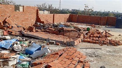 إزالة فورية لحالة تعدِّ بالبناء بالقنطرة غرب الإسماعيلية ( صور) 