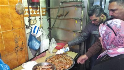 تحرير 174 محضرا متنوعا خلال حملات لضبط الأسواق في الإسكندرية 