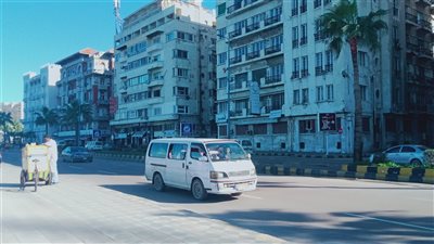 سطوع أشعة الشمس واستقرار الأحوال الجوية في الإسكندرية 