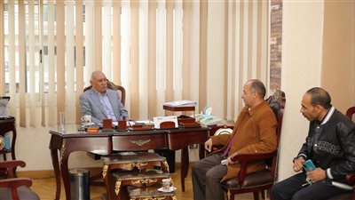 مشاكل أهالي قرية الحجاز بالإسماعيلية على مائدة وزير التنمية المحلية