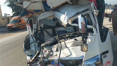 إصابة سائق في حادث تصادم بطريق الإسماعيلية بورسعيد (صور)