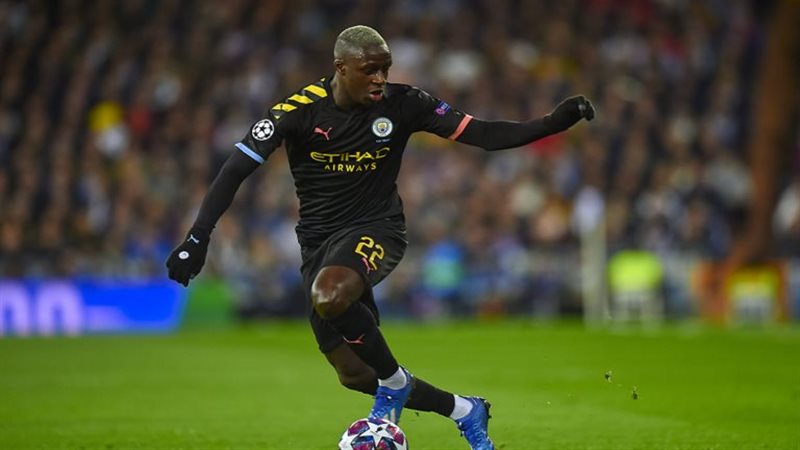 لاعب مانشستر سيتي،