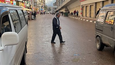 استقرار الأوضاع بالعجمي بعد ليلة عاصفة وأمطار غزيرة |صور 