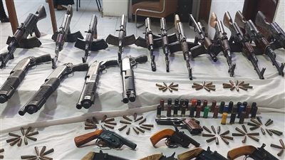 حملة أمنية بأسيوط تصادر 24 قطعة سلاح نارى وتنفذ 420 حكما قضائيا 