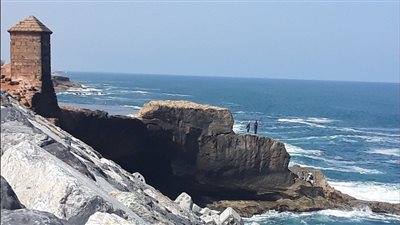 غرق مدينة ساحلية يثير المخاوف، والنشطاء: إسكندرية ولا مطروح؟ (فيديو) 