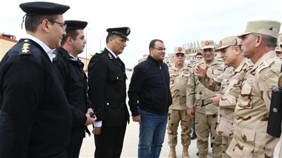 رئيس الأركان يتفقد العناصر والمشروعات التنموية في شمال سيناء