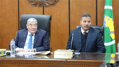 ترخيص 12 ميكروباص لخدمة 3 مناطق عمرانية بالمنيا الجديدة