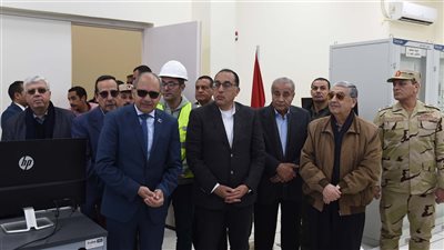 رئيس الوزراء يتفقد أعمال تطوير ميناء العريش البحري