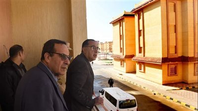 رئيس الوزراء يتفقد عمارات الإسكان التعاونى بحي المساعيد بالعريش