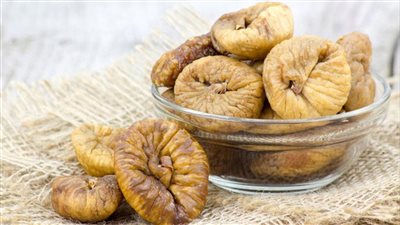 فوائد التين المجفف، يحمي من الأمراض المزمنة ويقوي عظام طفلك