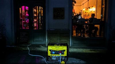 لمواجهة البرد والظلام، أوكرانيا تتسلم 300 ألف مولد كهرباء