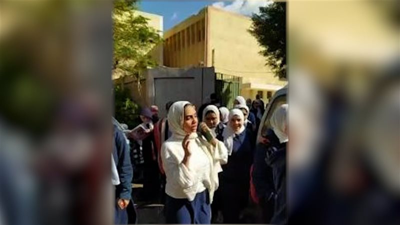 طالبات الصف الاول