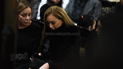 ريهام سعيد في عزاء والد ريم البارودي (فيديو وصور) 