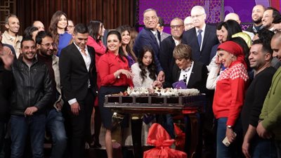 سناء منصور تحيي نجوم خلف الكاميرا في احتفالية عيد ميلاد قناة DMC