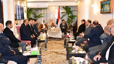 أشرف صبحي يشارك في صالون بعنوان 